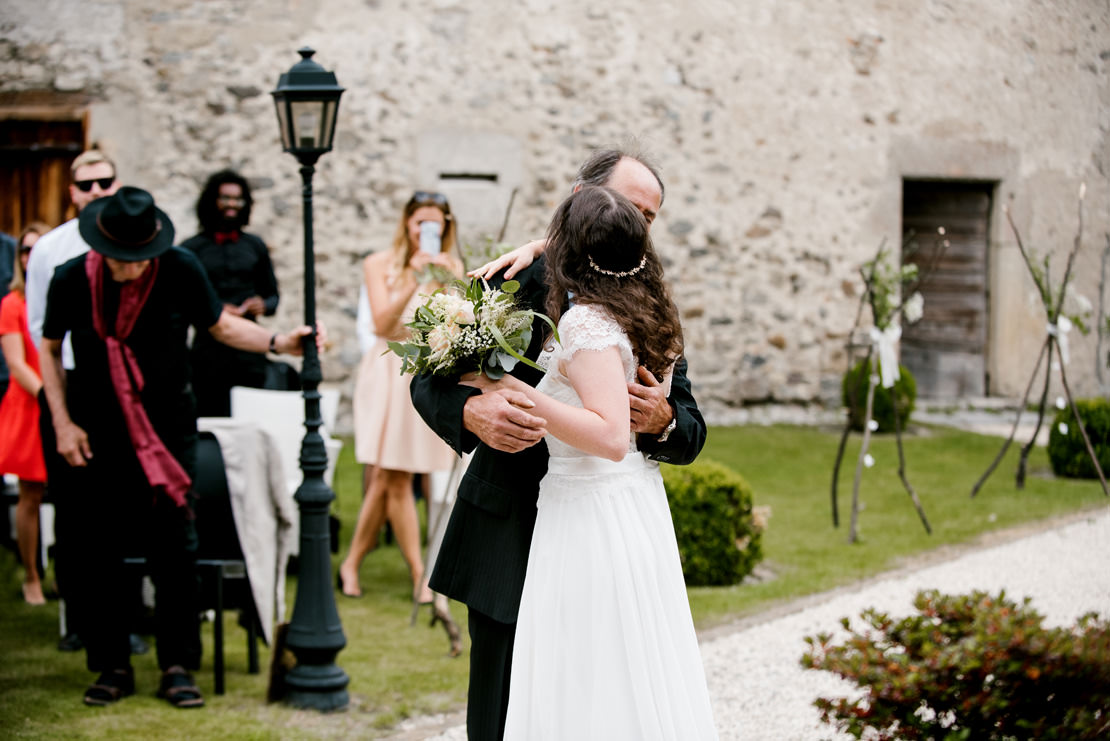 MARIAGE BOHÈME VÉGÉTAL AU CHÂTEAU DE VUISSENS geneva wedding photographer