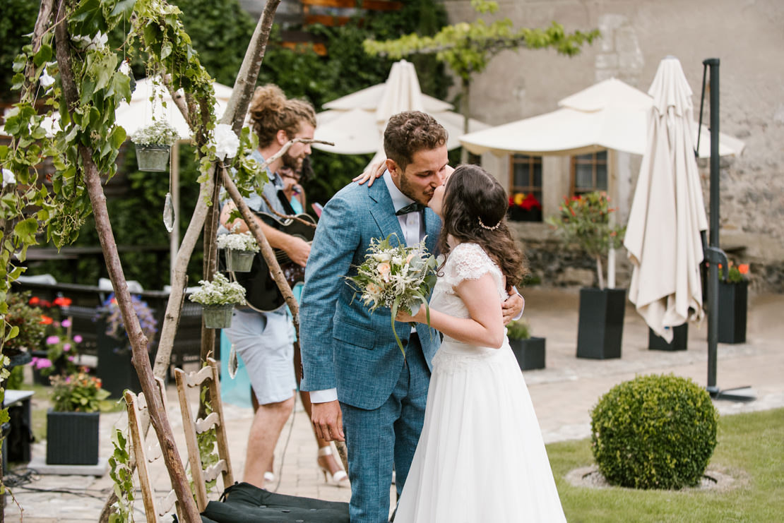 photographe mariage suisse romande MARIAGE BOHÈME VÉGÉTAL AU CHÂTEAU DE VUISSENS