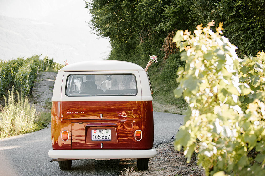 mariage-vintage-a-fully-ceremonie-laique-monika-breitenmoser-photography-photographe-mariage-suisse-valais