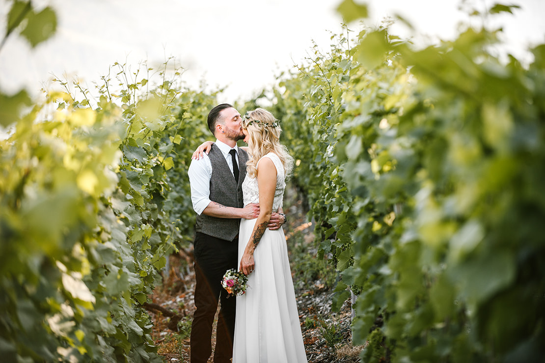mariage-vintage-au-coeur-des-alpes-valaisannes-a-fully-monika-breitenmoser-photography-photographe-mariage-suisse